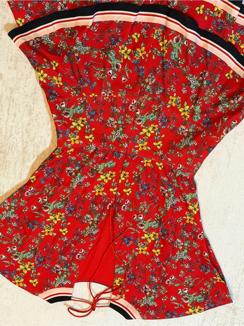 Alice + Olivia Red Floral Tie-Back Casual Dress - Picture 8 of 9